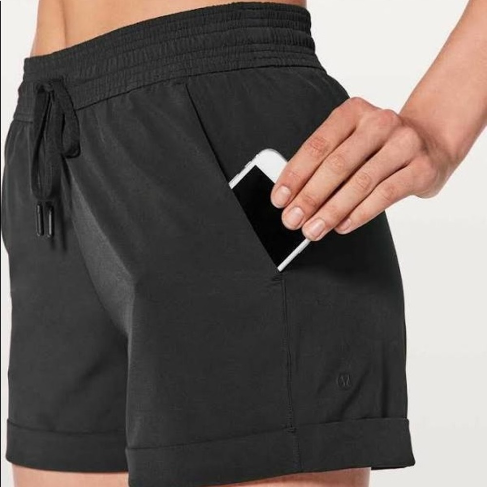 Lululemon Spring Break Away Short
